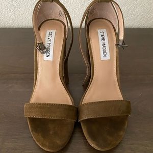 Steve Madden- Carson Suede Heel